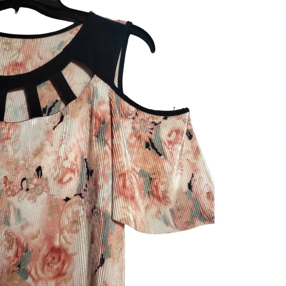 Peekaboo Cold-Shoulder Summer Blouse. C228βββββββ